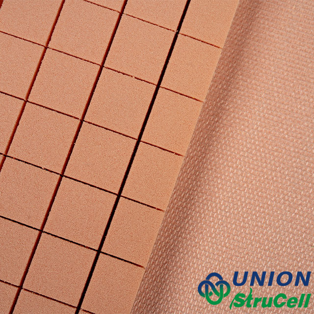 海洋用 隔壁および造船用の頑丈な StruCell® P100 構造用 PVC 発泡シート (100kg/m3)