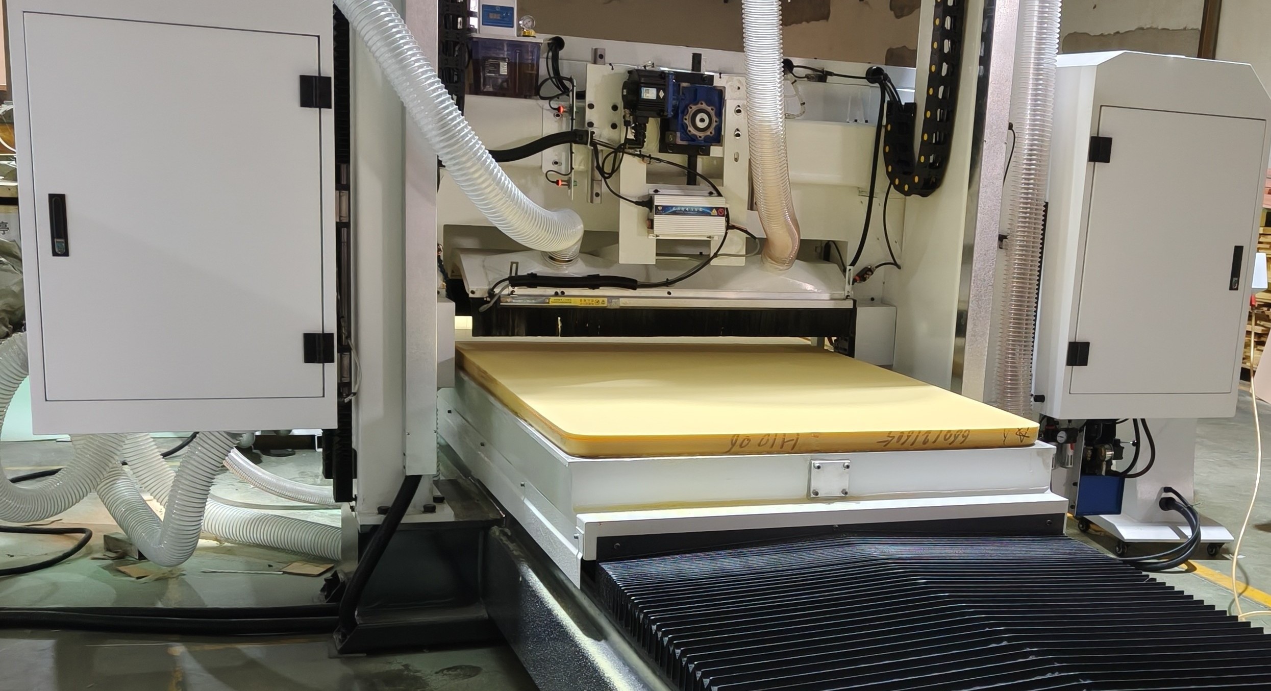 Affettatrice di precisione per fogli di schiuma per pannelli sottili in schiuma di PVC